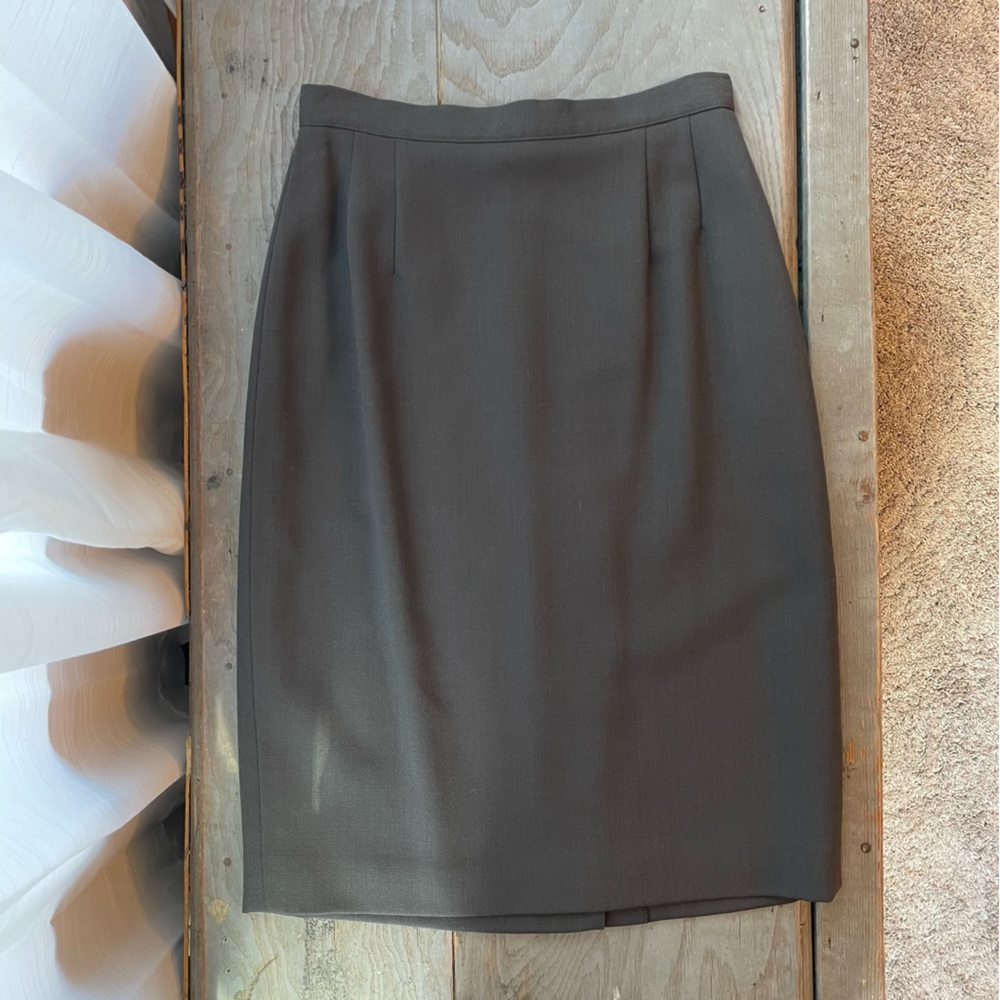 Giorgio Armani gray wool pencil skirt | size 2